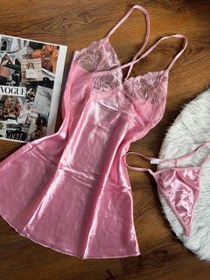 تصویر لباسخواب فانتزی ساتن یقه هفتی گیپور بند قابل تنظیم شورت بکلس Fancy satin pajama, seven-neck, guipure, adjustable strap, backless shorts