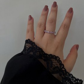 تصویر انگشتر نگینی طرح پیچ 