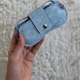 تصویر جلد عینک طرح لی با بند بلند گردنی - آبی روشن 