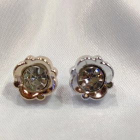 تصویر دکمه شومیزی تک نگین کد ۰۴ 