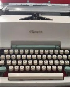 تصویر ماشین تایپ مارک المپیا آلمان غربی کلکسیونی 