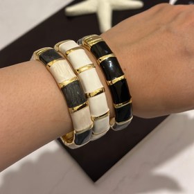 تصویر بنگل زنانه میناکاری رنگی از بغل بازشو 