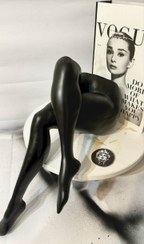 تصویر گلدان لبه میزی مدل پا رو پا کد ۲۳۶۰ 