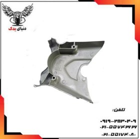 تصویر بچه دربرق باکسر - قاب روی زنجیر 