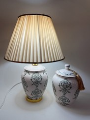 تصویر آباژور و گلدان سرامیکی رومیزی قلم سبز کرم 