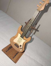 تصویر گیتار چوبی دکوری 