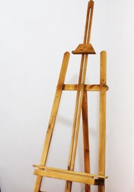 تصویر سه پایه نقاشی 