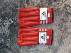 تصویر دستکش چرم رزمی – ورزشی 