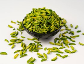 تصویر خلال پسته سوزنی سبز قزوین 