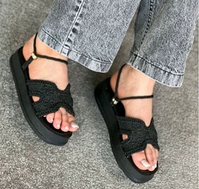 تصویر صندل زنانه گیپور دوحالته با زیره پیو رنگ کرم و مشکی 