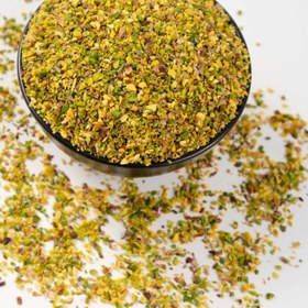 تصویر دندانه پسته با پوست 