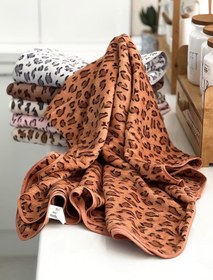 تصویر حوله پلنگی درجه یک ( 