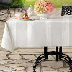 تصویر رومیزی مادام کوکو مدل Raymond Square سایز 140×140 سانتی‌متر 