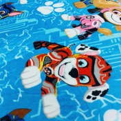 تصویر پتو مسافرتی طرح سگهای نگهبان 