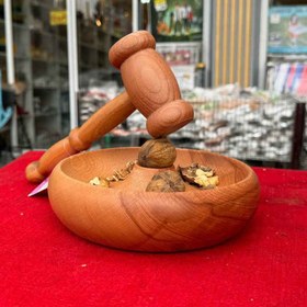 تصویر گردو شکن 