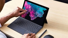 تصویر تبلت مایکروسافت مدل Surface Pro 7 Plus - G ظرفیت 1 ترابایت به همراه کیبورد Black Type Cover 