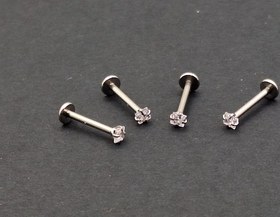 تصویر پیرسینگ تراگوس نگین کد28 