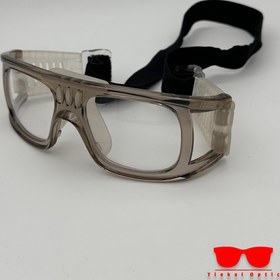 تصویر عینک طبی ورزشی نشکن بالاترین کیفیت 