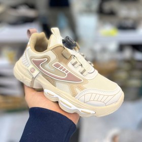 تصویر کفش کتونی قرقره ای بچه گانه مناسب پیاده روی و روزمره وارداتی مدل فشیون Children's roller sneakers suitable for walking and everyday imported fashion model