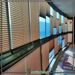 تصویر پرده پلیسه پنجره شیشه بالکنی 