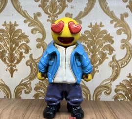 تصویر مجسمه ایموجی کد 11 