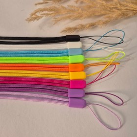 تصویر بند آویز کنفی ساده رنگی بلند 