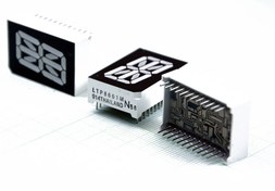 تصویر سون سگمنت آلفا نومریک دو رنگ قرمز و سبز 