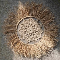 تصویر دیوارکوب رافیا قلاببافی طرح خورشید قطر ۴۰ سانت رنگ نخودی 