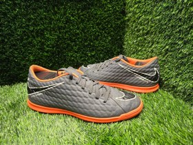 تصویر کتونی کفش فوتسال سالنی اورجینال نایک سایز 41 Orginal soccer shoes