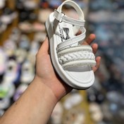 تصویر کفش صندل دخترانه مناسب روزمره و تابستانی مدل نگینی Girls sandals suitable for everyday and summer doll model