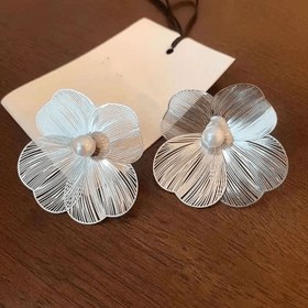 تصویر گوشواره زنانه گل طرح طلا نانو رنگ ثابت Flower earrings