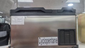 تصویر یخچال دو درب لوکا ظرفیت ۳۳ لیتر 