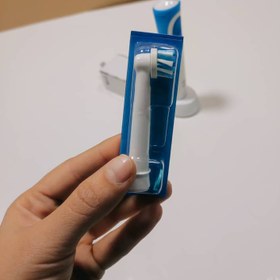 تصویر مسواک برقی Oral-B Vitality 