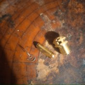 تصویر سوزن شناور کاربراتور پژو ۲۰۰۰ ساخت Prc 