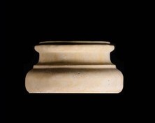 تصویر پایه ستون و سرستون گرد جنس سنگ مهندسی (رزین کورین) - قطر 20 سانتیمتر 