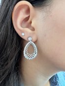 تصویر گوشواره نقره ۹۲۵ طرح اشکی ساده با نگین اتمی 