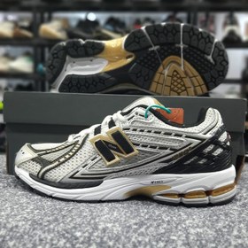 تصویر کفش رانینگ نیوبالانس ۱۹۰۶ آر طلایی مشکی New balance 1906R 