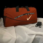 تصویر ساک ورزشی براون اسپرت | قهوه‌ای، دوشی و دستی با جیب‌های جانبی 