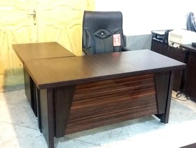 تصویر میز کارمندی سه خط 
