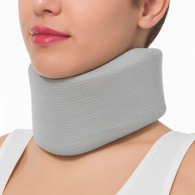 تصویر گردن بند طبی نرم اسفنجی 