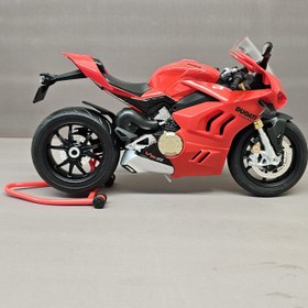 تصویر ماکت موتور دوکاتی V4S قرمز مقیاس ۱/۹ 