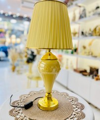 تصویر آباژور رومیزی با شید پلیسه 