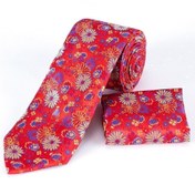 تصویر کراوات طرح دار قرمز با دستمال جیبی برند تودرز 