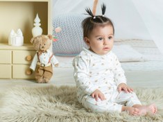 تصویر سرهمی نوزادی دخترانه رنگ سفید طرح فندق دانالو Danaloo 