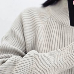 تصویر ماکسی یقه اسکی بلند ریپ نخ باکیفیت و بافت تمیز، 100% نخ آکریل ضدحساسیت و لطیف
