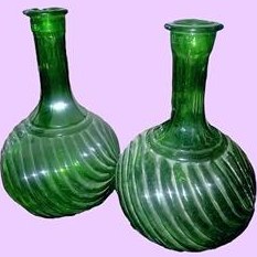 تصویر جفت تنگ سبز قدیمی 