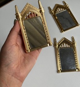 تصویر آیینه نفاق انگیز 