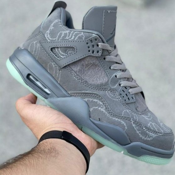 Jordan 4 hotsell grey kaws