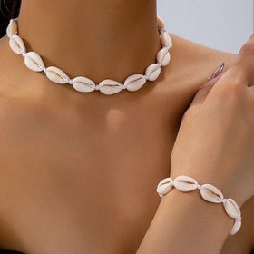 تصویر گردنبند و دستبند صدفی 