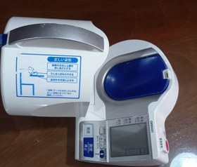 تصویر دستگاه فشار خون رومیزی امرون مدل omron HEM-1010 